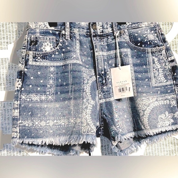 NWT KANCAN JEAN SHORTS DENIM HANDKERCHIEF FRAYED DISTRESSED SIZE 9 HIGH … - Picture 3 of 14